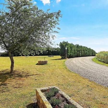 6 Person In Faaborg-by Traum